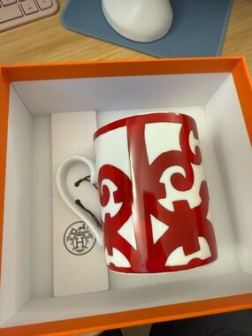 NEW Hermes Red and White Patterned Porcelain Mug